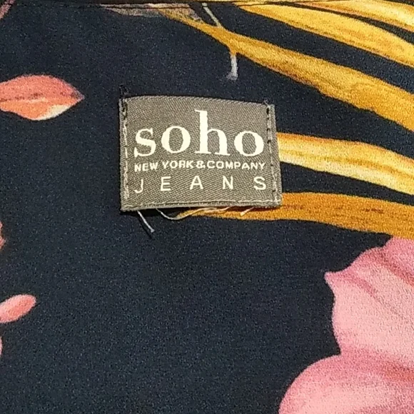 Off the shoulder Top * NWOT * - Picture 3 of 6